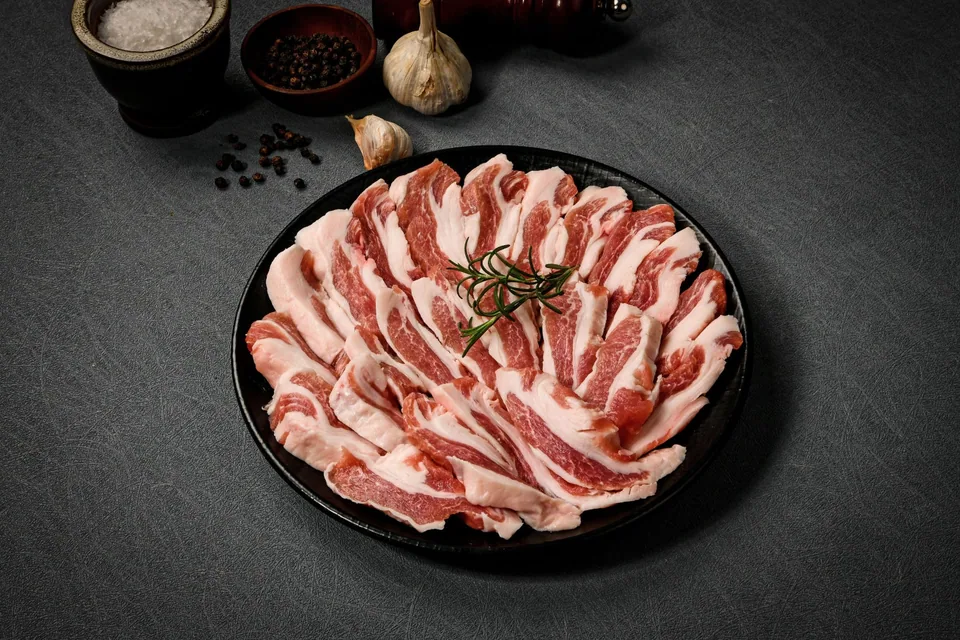 수원시 한식 쑤뿔갈비 파장점 메뉴 - 한돈 등심덧살 한판 (400g) 33,000원